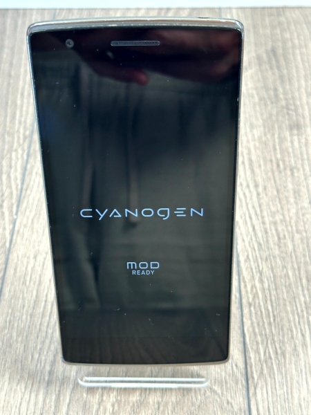 OnePlus One A0001 5,5″ IPS LCD 3GB 16GB Cyanogen OS Sandstone Black – Beschreibung lesen