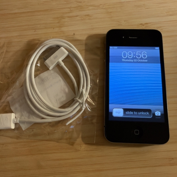 Apple iPhone 4 8GB, schwarz, iOS 6.0, entsperrt