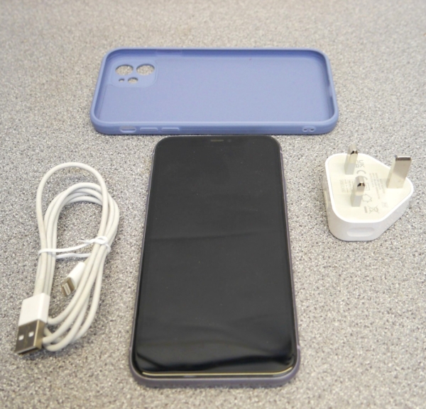 Apple iPhone 11 Smartphone 64GB lila entsperrt fast neuwertig