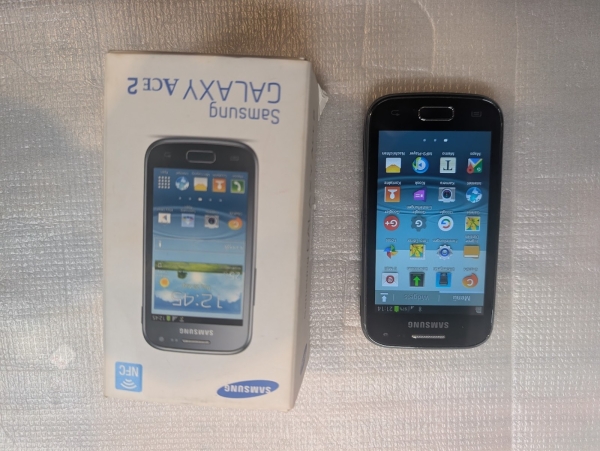 Samsung Galaxy ACE 2 GT-I8160P Schwarz Smartphone Geprüft mit OVP