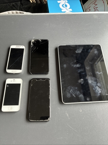 Smartphone Handy.- Konvolut Samsung, Huawei und Apple