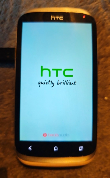 HTC Desire X Smartphone Weiß Android Beats Audio 2 GB Einzel-SIM
