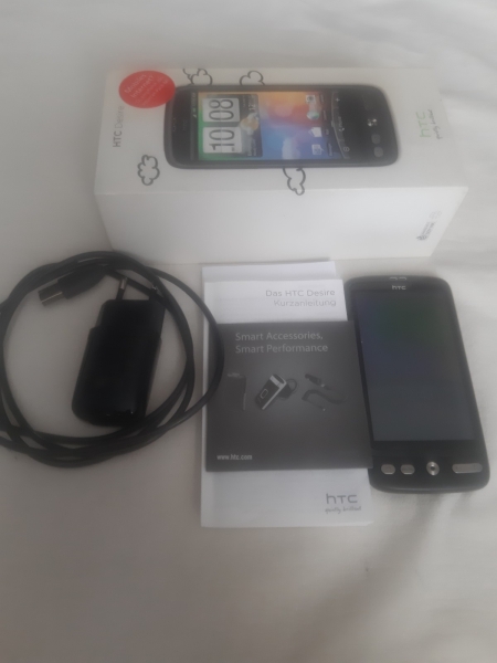 HTC Desire – Braun (Ohne Simlock) Smartphone