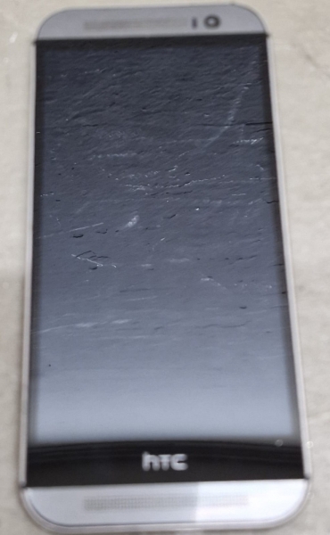 HTC Smartphone – defekt – ideal für Bastler / Ersatzteile