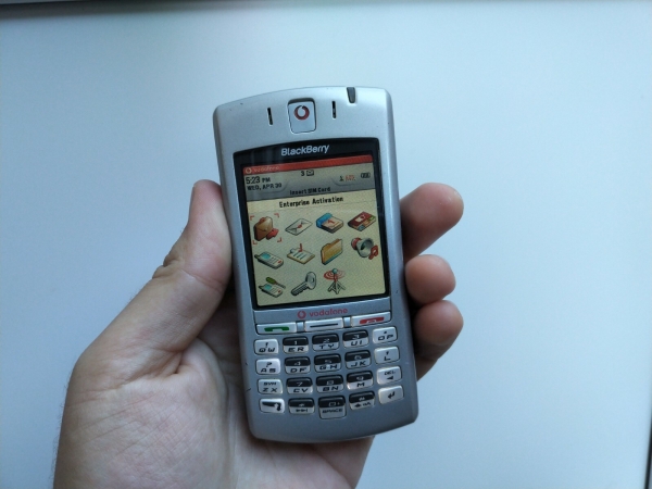 RAR BlackBerry 7100v silber (entsperrt) Smartphone Sammlerstück Handy